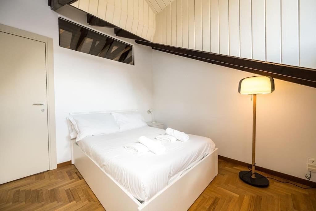 Wonderfull Two Floors Apartment Navigli Milán Exterior foto